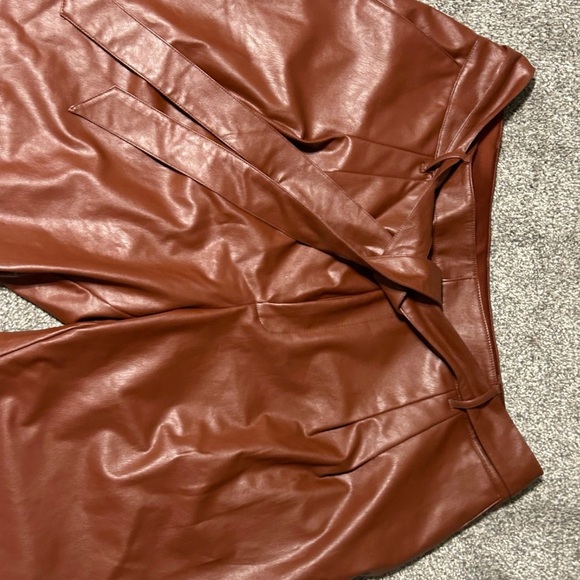 Express paperbag pants - Picture 2 of 4